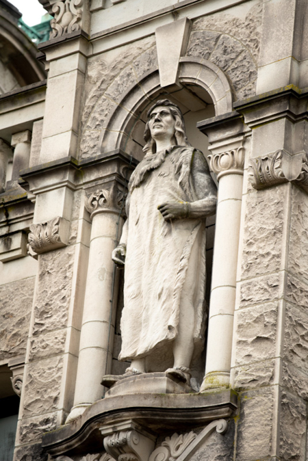Mowachaht chief Maquinna cannibal and slave owner in BC legislative building